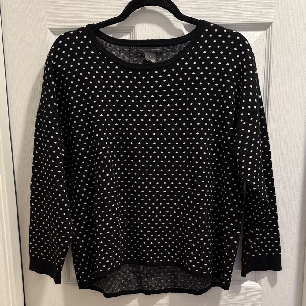 Chelsea & Theodore Black and White Knit sweater